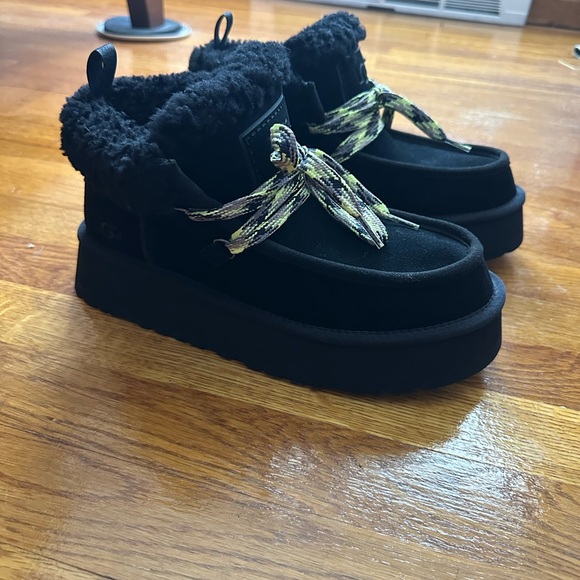 UGG Black Funkarra Cabin Boots with Fuzzy Trim - Picture 2 of 8